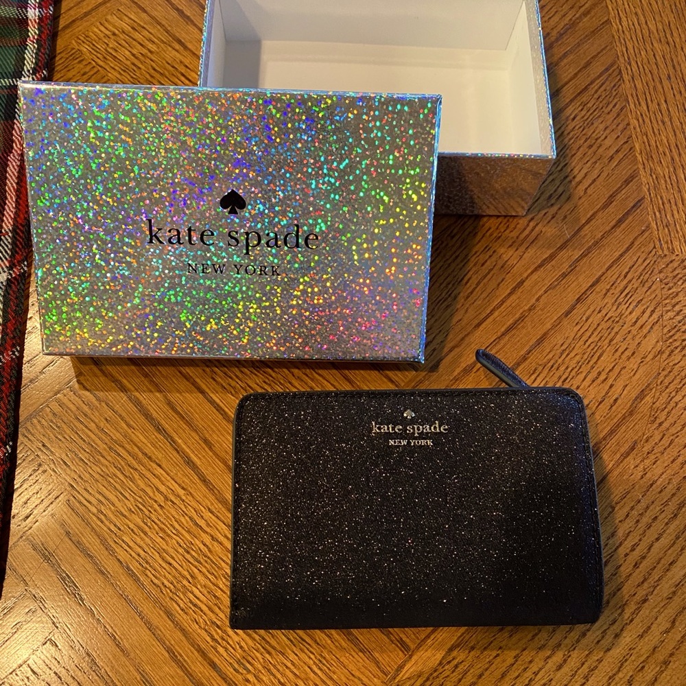 Kate Spade medium wallet